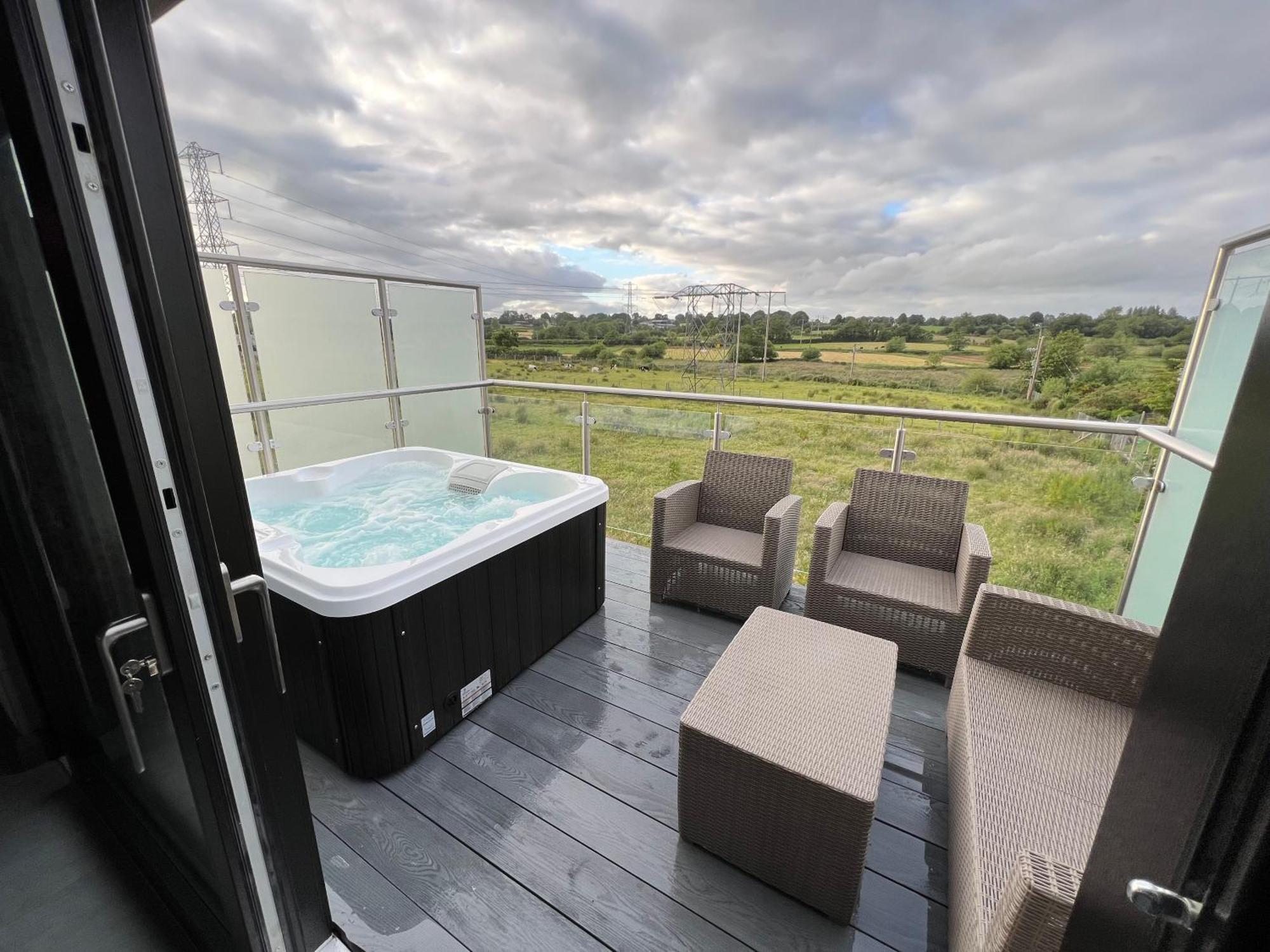 Luxury Hot Tub Jacuzzi & Sauna Apartment With Pool Table In Mid Ulster Coalisland Exterior photo